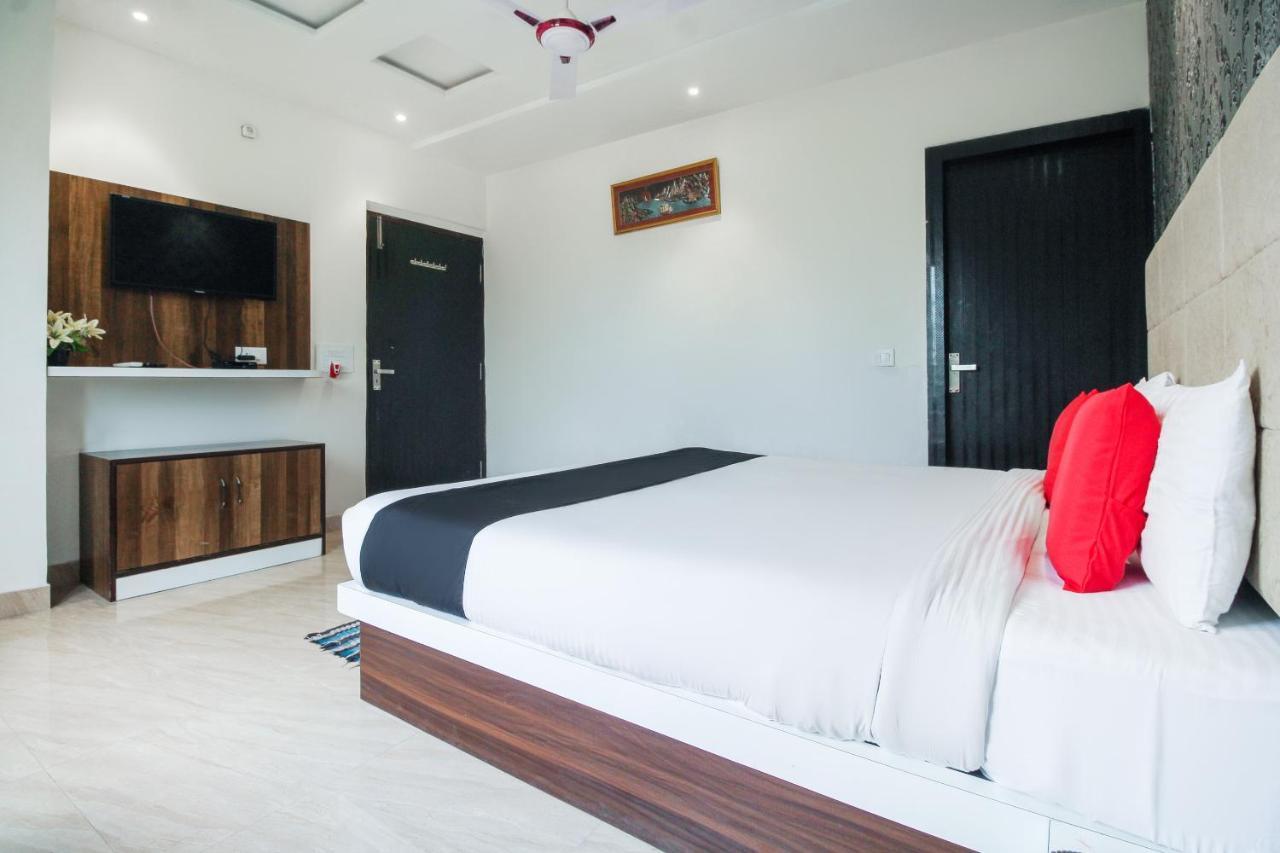 OYO 12750 Hotel Jalsa Tājganj Buitenkant foto