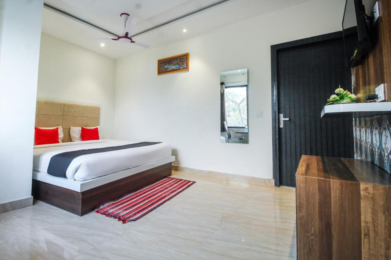 OYO 12750 Hotel Jalsa Tājganj Buitenkant foto
