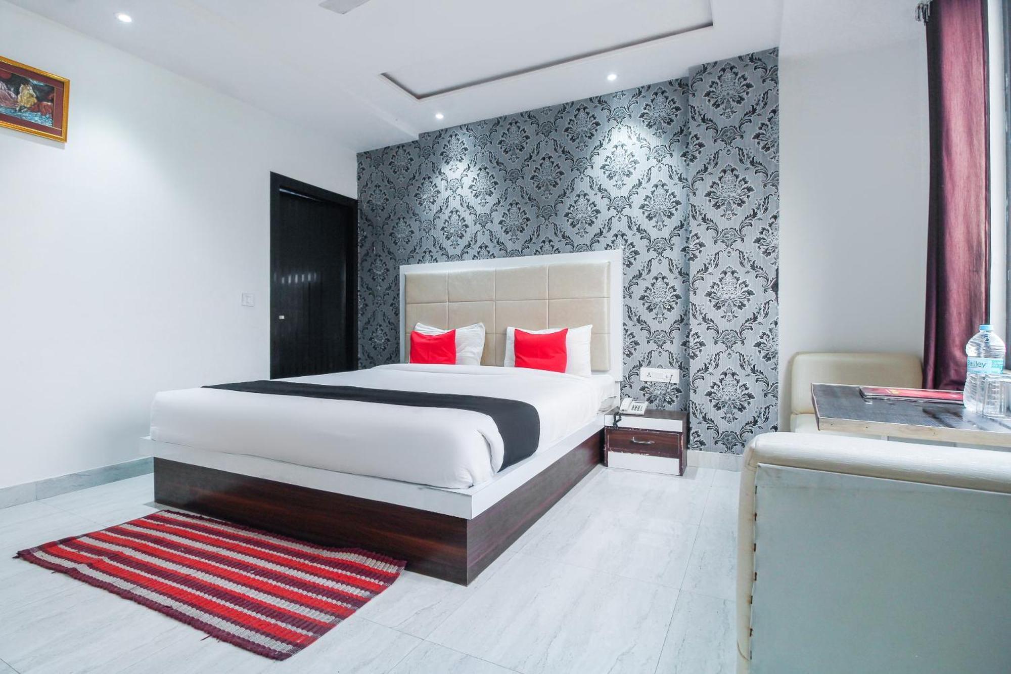 OYO 12750 Hotel Jalsa Tājganj Buitenkant foto