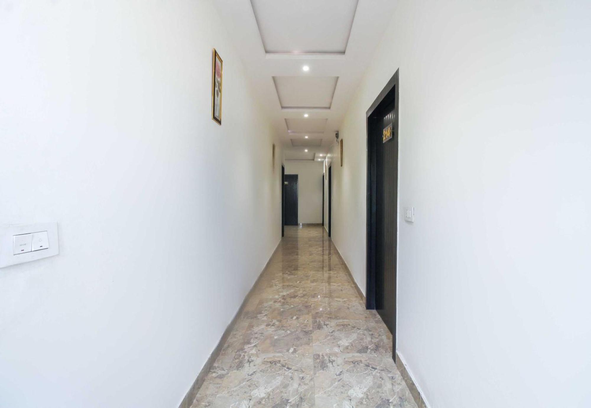 OYO 12750 Hotel Jalsa Tājganj Buitenkant foto
