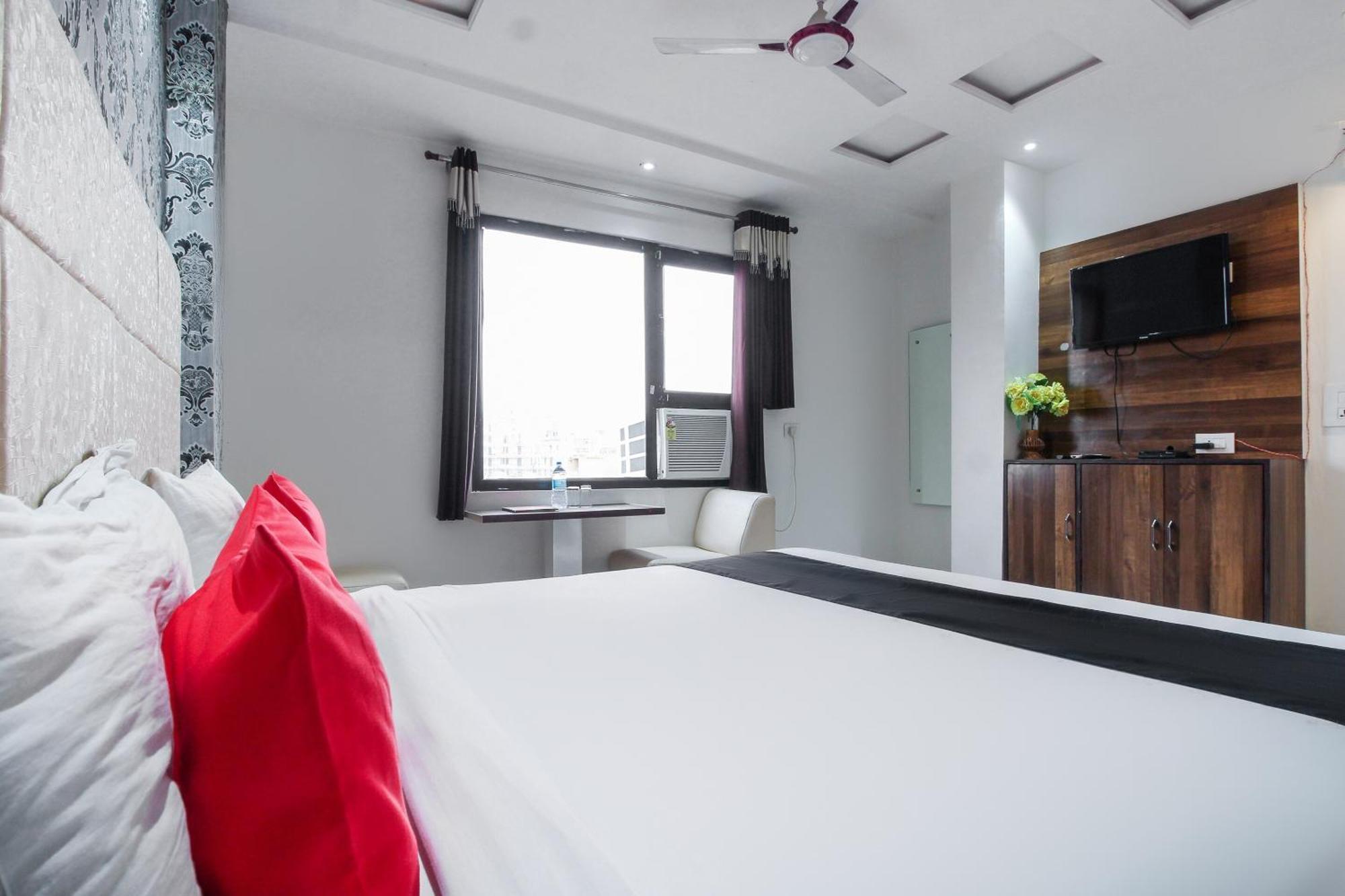 OYO 12750 Hotel Jalsa Tājganj Buitenkant foto
