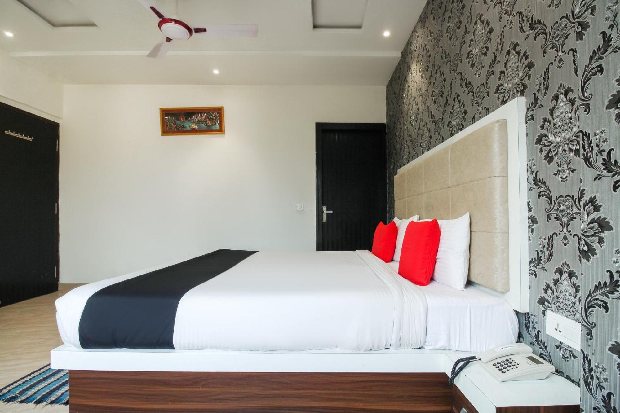 OYO 12750 Hotel Jalsa Tājganj Buitenkant foto